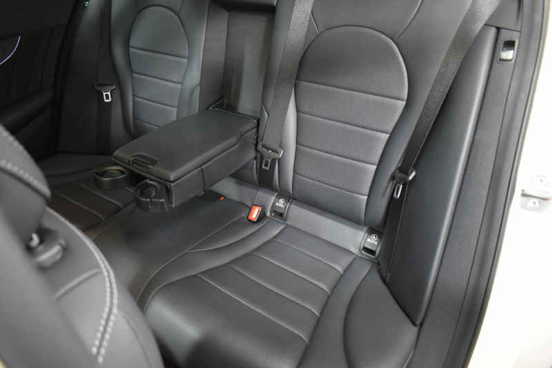 メルセデスベンツ Cクラス C220dﾜｺﾞﾝ ﾛｰﾚｳｽｴﾃﾞｨｼｮﾝ ﾚｰﾀﾞｰｾｰﾌﾃｨP 前期最終 特別仕様車  ﾃﾞｨｰｾﾞﾙ 燃費19.6km ﾊﾟﾉﾗﾏｻﾝﾙｰﾌ ﾋｰﾀｰ黒革 ﾃﾞｨｽﾄﾛ BSM Lｷｰﾌﾟ AMGｴｱﾛ18AW ｷｰﾚｽGO PTS 電動ﾘｱｹﾞｰﾄ 地ﾃﾞｼﾞﾅﾋﾞ Bｶﾒﾗ 2年保証