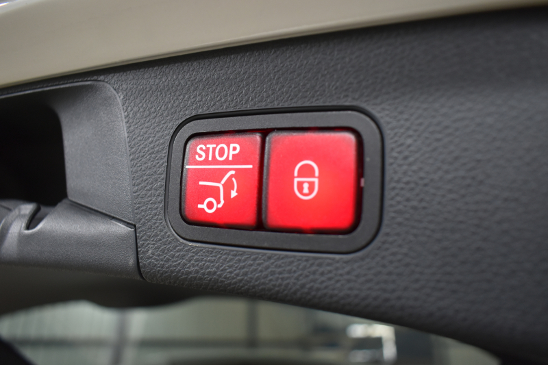 メルセデスベンツ Cクラス C220dﾜｺﾞﾝ ﾛｰﾚｳｽｴﾃﾞｨｼｮﾝ ﾚｰﾀﾞｰｾｰﾌﾃｨP 前期最終 特別仕様車  ﾃﾞｨｰｾﾞﾙ 燃費19.6km ﾊﾟﾉﾗﾏｻﾝﾙｰﾌ ﾋｰﾀｰ黒革 ﾃﾞｨｽﾄﾛ BSM Lｷｰﾌﾟ AMGｴｱﾛ18AW ｷｰﾚｽGO PTS 電動ﾘｱｹﾞｰﾄ 地ﾃﾞｼﾞﾅﾋﾞ Bｶﾒﾗ 2年保証