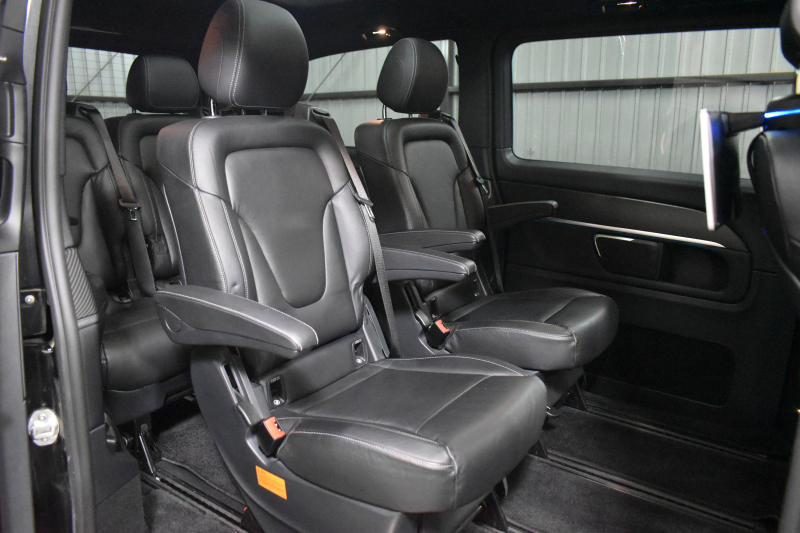 メルセデスベンツ Vクラス V220d ｽﾎﾟｰﾂ ﾛﾝｸﾞ AMGﾗｲﾝ ﾚｰﾀﾞｰP  ﾊﾟﾉﾗﾏｻﾝﾙｰﾌ  ﾌﾞﾙﾒｽﾀｰS ﾋｰﾀｰ黒革 ﾃﾞｨｽﾄﾛ BSM Lｷｰﾌﾟ AMGｴｱﾛ19AW 両側電動ｽﾗｲﾄﾞ 電動Rｹﾞｰﾄ 地ﾃﾞｼﾞ360ｶﾒﾗ 2年保証