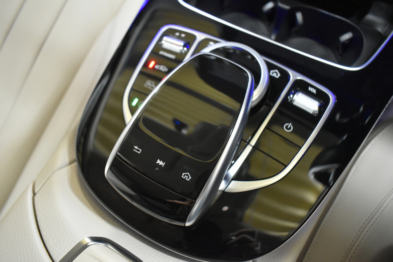 メルセデスベンツ Eクラス E400 4ﾏﾁｯｸ ｴｸｽｸﾙｰｼﾌﾞ ﾚｰﾀﾞｰｾｰﾌﾃｨP 333馬力V6 4WD ﾋｰﾀｰﾍﾞｰｼﾞｭ革 HUD ﾃﾞｨｽﾄﾛ ﾌﾞﾗｲﾝﾄﾞｽﾎﾟｯﾄ ﾚｰﾝﾁｪﾝｼﾞA 専用18AW ｷｰﾚｽGO PTS ﾌｯﾄﾄﾗﾝｸ 地ﾃﾞｼﾞﾅﾋﾞ 360ｶﾒﾗ ﾏﾙﾁｱﾝﾋﾞｴﾝﾄﾗｲﾄ 2年保証