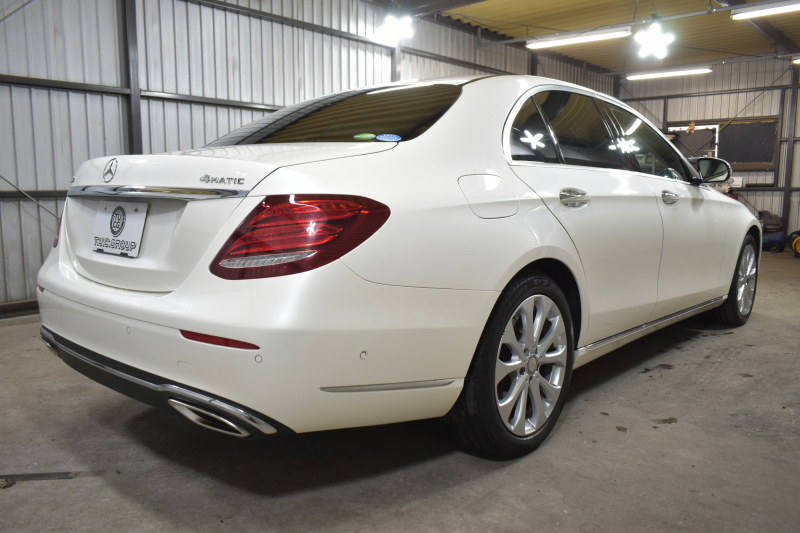 メルセデスベンツ Eクラス E400 4ﾏﾁｯｸ ｴｸｽｸﾙｰｼﾌﾞ ﾚｰﾀﾞｰｾｰﾌﾃｨP 333馬力V6 4WD ﾋｰﾀｰﾍﾞｰｼﾞｭ革 HUD ﾃﾞｨｽﾄﾛ ﾌﾞﾗｲﾝﾄﾞｽﾎﾟｯﾄ ﾚｰﾝﾁｪﾝｼﾞA 専用18AW ｷｰﾚｽGO PTS ﾌｯﾄﾄﾗﾝｸ 地ﾃﾞｼﾞﾅﾋﾞ 360ｶﾒﾗ ﾏﾙﾁｱﾝﾋﾞｴﾝﾄﾗｲﾄ 2年保証