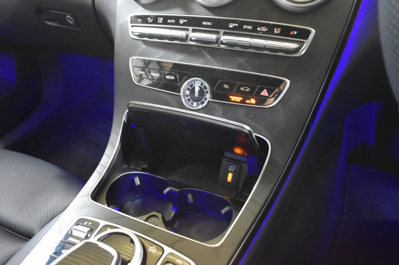 メルセデスベンツ Cクラス C200 ﾛｰﾚｳｽED ｽﾎﾟｰﾂﾌﾟﾗｽP ﾚｰﾀﾞｰｾｰﾌﾃｨP 後期 革 ﾍｯﾄﾞｱｯﾌﾟD 液晶ﾒｰﾀｰ ﾌｯﾄﾄﾗﾝｸ ﾜｲﾔﾚｽﾁｬｰｼﾞ ｴｱｻｽ AMGｴｱﾛ18AW ﾃﾞｨｽﾄﾛﾆｯｸ ﾌﾞﾗｲﾝﾄﾞｽﾎﾟｯﾄ ﾚｰﾝｷｰﾌﾟ ﾅﾋﾞTV ﾊﾞｯｸｶﾒﾗ ｷｰﾚｽｺﾞｰ 2年保証