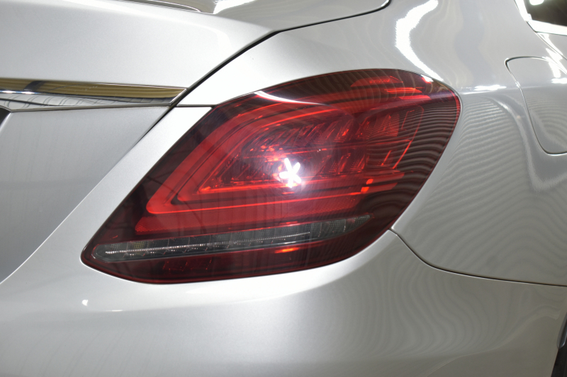 メルセデスベンツ Cクラス C200 ﾛｰﾚｳｽED ｽﾎﾟｰﾂﾌﾟﾗｽP ﾚｰﾀﾞｰｾｰﾌﾃｨP 後期 革 ﾍｯﾄﾞｱｯﾌﾟD 液晶ﾒｰﾀｰ ﾌｯﾄﾄﾗﾝｸ ﾜｲﾔﾚｽﾁｬｰｼﾞ ｴｱｻｽ AMGｴｱﾛ18AW ﾃﾞｨｽﾄﾛﾆｯｸ ﾌﾞﾗｲﾝﾄﾞｽﾎﾟｯﾄ ﾚｰﾝｷｰﾌﾟ ﾅﾋﾞTV ﾊﾞｯｸｶﾒﾗ ｷｰﾚｽｺﾞｰ 2年保証