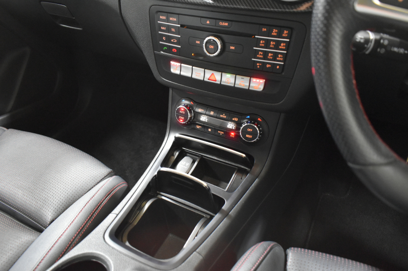 メルセデスベンツ Bクラス B250 4ﾏﾁｯｸ ｽﾎﾟｰﾂ ﾚｻﾞｰｴｸｽｸﾙｰｼﾌﾞP ﾚｰﾀﾞｰｾｰﾌﾃｨP ﾊﾟﾉﾗﾏSR ﾋｰﾀｰ革 ﾃﾞｨｽﾄﾛ ﾌﾞﾗｲﾝﾄﾞS ｷｰﾚｽGo ﾊｰﾏﾝK 地ﾃﾞｼﾞBｶﾒﾗ ﾏﾙﾁｱﾝﾋﾞｴﾝﾄ LEDﾗｲﾄ