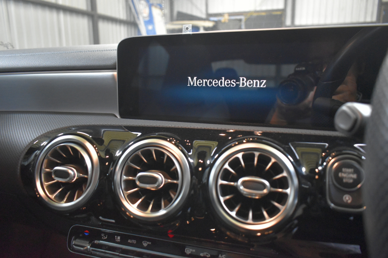 メルセデスベンツ CLAクラス CLA200d AMGﾗｲﾝ AMGﾚｻﾞｰｴｸｽｸﾙｰｼﾌﾞP ｱﾄﾞﾊﾞﾝｽﾄﾞP ﾅﾋﾞｹﾞｰｼｮﾝP ﾚｰﾀﾞｰｾｰﾌﾃｨP ﾊﾟﾉﾗﾏｻﾝﾙｰﾌ 革 AMGｴｱﾛ18AW MBUXﾅﾋﾞTV HUD 360ｶﾒﾗ ｱﾄﾞﾊﾞﾝｽﾄﾞｻｳﾝﾄﾞ ﾃﾞｨｽﾄﾛ ﾌﾞﾗｲﾝﾄﾞS ﾚｰﾝｷｰﾌﾟ ﾌｯﾄﾄﾗﾝｸ ｷｰﾚｽｺﾞｰ 2年保証