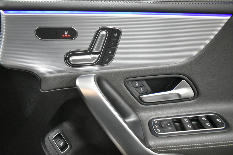 メルセデスベンツ Aクラス A250 4ﾏﾁｯｸ AMGﾗｲﾝ ﾚｻﾞｰｴｸｽｸﾙｰｼﾌﾞ ｱﾄﾞﾊﾞﾝｽﾄﾞP ﾚｰﾀﾞｰSP  ﾊﾟﾉﾗﾏｻﾝﾙｰﾌ ﾋｰﾀｰ黒灰革 ﾃﾞｨｽﾄﾛ ﾌﾞﾗｲﾝﾄﾞS Lﾁｪﾝｼﾞ AMGｴｱﾛ18AW ｷｰGO PTS ﾍｯﾄﾞｱｯﾌﾟD 対話式ﾅﾋﾞTV 360ｶﾒﾗ 2年保証