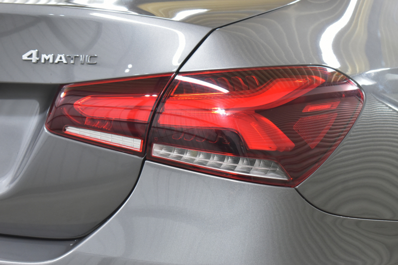 メルセデスベンツ Aクラス A250 4ﾏﾁｯｸ AMGﾗｲﾝ ﾚｻﾞｰｴｸｽｸﾙｰｼﾌﾞ ｱﾄﾞﾊﾞﾝｽﾄﾞP ﾚｰﾀﾞｰSP  ﾊﾟﾉﾗﾏｻﾝﾙｰﾌ ﾋｰﾀｰ黒灰革 ﾃﾞｨｽﾄﾛ ﾌﾞﾗｲﾝﾄﾞS Lﾁｪﾝｼﾞ AMGｴｱﾛ18AW ｷｰGO PTS ﾍｯﾄﾞｱｯﾌﾟD 対話式ﾅﾋﾞTV 360ｶﾒﾗ 2年保証