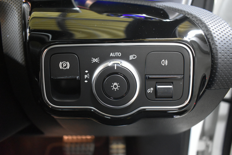 メルセデスベンツ CLAクラス CLA200d AMGﾗｲﾝ AMGﾚｻﾞｰｴｸｽｸﾙｰｼﾌﾞP ｱﾄﾞﾊﾞﾝｽﾄﾞP ﾅﾋﾞｹﾞｰｼｮﾝP ﾚｰﾀﾞｰｾｰﾌﾃｨP ﾊﾟﾉﾗﾏｻﾝﾙｰﾌ 革 AMGｴｱﾛ18AW MBUXﾅﾋﾞTV HUD 360ｶﾒﾗ ｱﾄﾞﾊﾞﾝｽﾄﾞｻｳﾝﾄﾞ ﾃﾞｨｽﾄﾛ ﾌﾞﾗｲﾝﾄﾞS ﾚｰﾝｷｰﾌﾟ ﾌｯﾄﾄﾗﾝｸ ｷｰﾚｽｺﾞｰ 2年保証