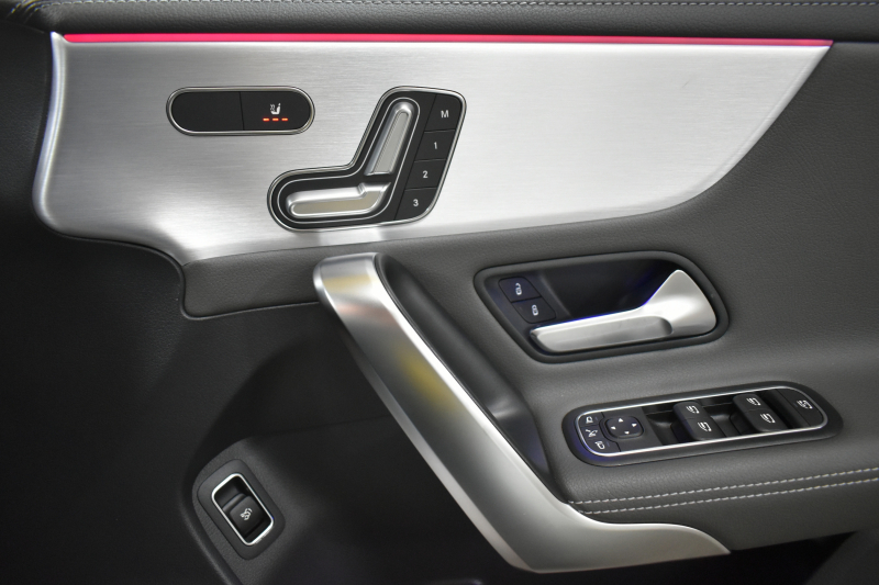 メルセデスベンツ CLAクラス CLA200d AMGﾗｲﾝ AMGﾚｻﾞｰｴｸｽｸﾙｰｼﾌﾞP ｱﾄﾞﾊﾞﾝｽﾄﾞP ﾅﾋﾞｹﾞｰｼｮﾝP ﾚｰﾀﾞｰｾｰﾌﾃｨP ﾊﾟﾉﾗﾏｻﾝﾙｰﾌ 革 AMGｴｱﾛ18AW MBUXﾅﾋﾞTV HUD 360ｶﾒﾗ ｱﾄﾞﾊﾞﾝｽﾄﾞｻｳﾝﾄﾞ ﾃﾞｨｽﾄﾛ ﾌﾞﾗｲﾝﾄﾞS ﾚｰﾝｷｰﾌﾟ ﾌｯﾄﾄﾗﾝｸ ｷｰﾚｽｺﾞｰ 2年保証