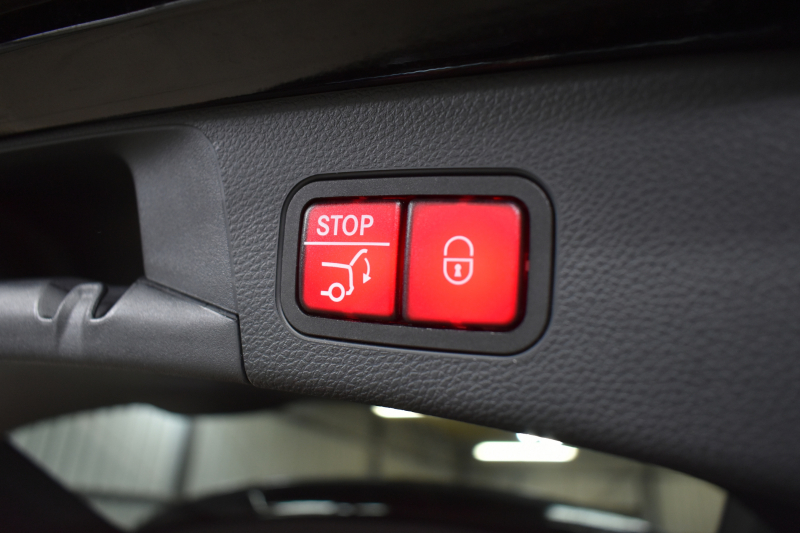 メルセデスベンツ Cクラス C200ﾜｺﾞﾝ AVG AMGﾗｲﾝ ﾚｰﾀﾞｰｾｰﾌﾃｨP 後期 AMGｴｱﾛ18AW ｴｱｻｽ 革 ﾃﾞｨｽﾄﾛﾆｯｸ ﾌﾞﾗｲﾝﾄﾞｽﾎﾟｯﾄ ﾚｰﾝｷｰﾌﾟ ﾅﾋﾞTV ﾊﾞｯｸｶﾒﾗ ｵｰﾄﾃｰﾙｹﾞｰﾄ ｷｰﾚｽｺﾞｰ 2年保証