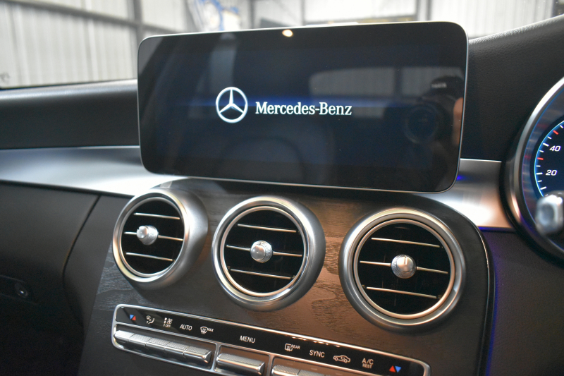 メルセデスベンツ Cクラス C220d ﾛｰﾚｳｽED ｽﾎﾟｰﾂﾌﾟﾗｽP ﾚｰﾀﾞｰｾｰﾌﾃｨP 後期 ﾋｰﾀｰ革 HUD ﾊﾞｯｸｶﾒﾗ 液晶ﾒｰﾀｰ ﾌｯﾄｹﾞｰﾄ ﾜｲﾔﾚｽC AMGｴｱﾛ18AW ﾃﾞｨｽﾄﾛ ﾌﾞﾗｲﾝﾄﾞS ﾅﾋﾞTV ｷｰﾚｽｺﾞｰ 2年保証