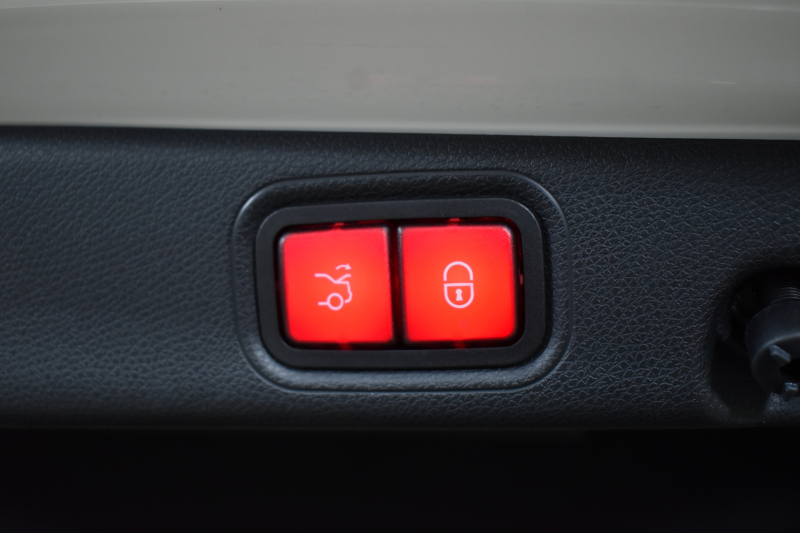 メルセデスベンツ Eクラス E300 AVG ｽﾎﾟｰﾂ ｴｸｽｸﾙｰｼﾌﾞ ﾚｰﾀﾞｰｾｰﾌﾃｨP 中期型 全席ﾋｰﾀｰ革 ﾃﾞｨｽﾄﾛ AMGｴｱﾛ19AW ｷｰGo ﾌｯﾄｹﾞｰﾄ ﾍｯﾄﾞｱｯﾌﾟD ﾌﾞﾙﾒｽﾀｰS ﾅﾋﾞTV 360ｶﾒﾗ 2年保証