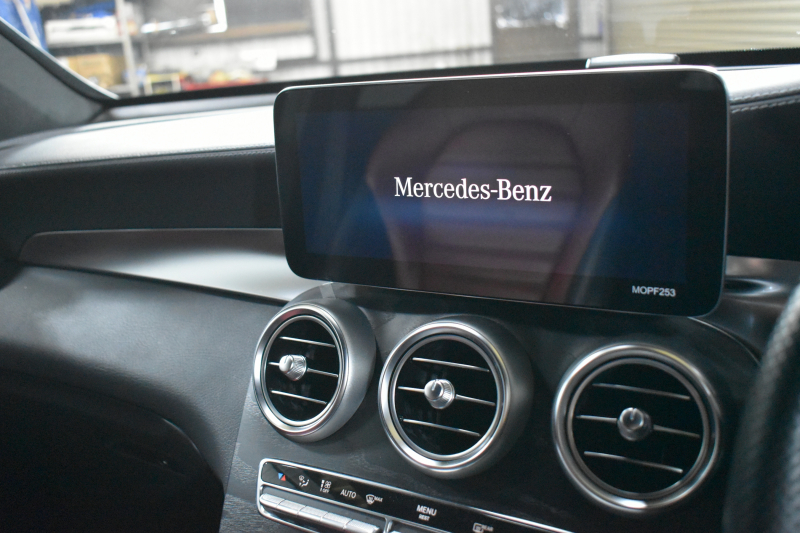 メルセデスベンツ GLC GLC220d 4ﾏﾁｯｸ  AMGﾗｲﾝ ﾚｻﾞｰｴｸｽｸﾙｰｼﾌﾞ ﾚｰﾀﾞｰｾｰﾌﾃｨP 後期型 1ｵｰﾅｰ車両 ｻﾝﾙｰﾌ 全席ﾋｰﾀｰ赤黒革 ﾃﾞｨｽﾄﾛﾆｯｸﾌﾟﾗｽ ﾌﾞﾗｲﾝﾄﾞｽﾎﾟｯﾄ ﾚｰﾝｷｰﾌﾟ AMGｴｱﾛ19AW ｷｰGO PTS ﾌｯﾄｹﾞｰﾄ HUD ﾌﾞﾙﾒｽﾀｰS 地ﾃﾞｼﾞﾅﾋﾞ 360ｶﾒﾗ 2年保証