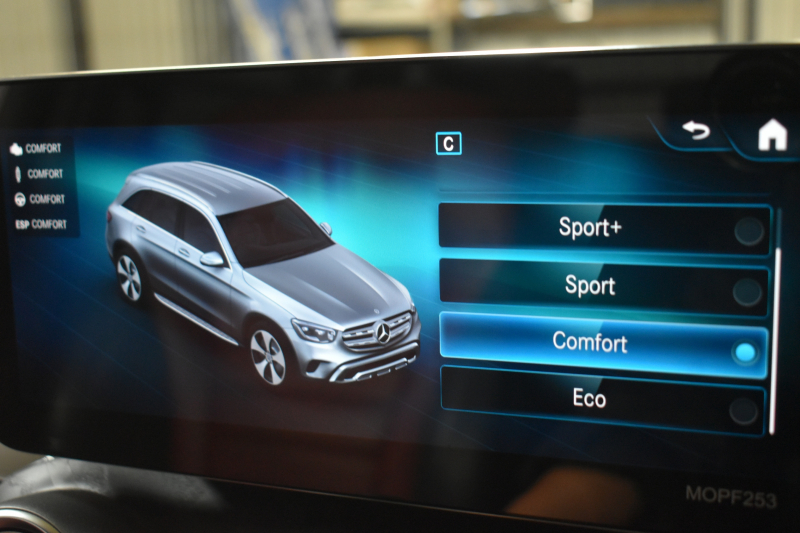 メルセデスベンツ GLC GLC220d 4ﾏﾁｯｸ  AMGﾗｲﾝ ﾚｻﾞｰｴｸｽｸﾙｰｼﾌﾞ ﾚｰﾀﾞｰｾｰﾌﾃｨP 後期型 1ｵｰﾅｰ車両 ｻﾝﾙｰﾌ 全席ﾋｰﾀｰ赤黒革 ﾃﾞｨｽﾄﾛﾆｯｸﾌﾟﾗｽ ﾌﾞﾗｲﾝﾄﾞｽﾎﾟｯﾄ ﾚｰﾝｷｰﾌﾟ AMGｴｱﾛ19AW ｷｰGO PTS ﾌｯﾄｹﾞｰﾄ HUD ﾌﾞﾙﾒｽﾀｰS 地ﾃﾞｼﾞﾅﾋﾞ 360ｶﾒﾗ 2年保証