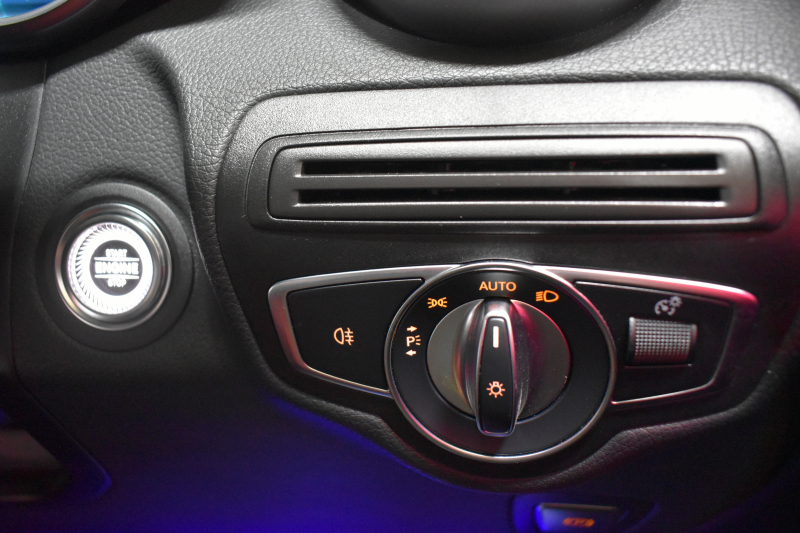 メルセデスベンツ GLC GLC220d 4ﾏﾁｯｸ  AMGﾗｲﾝ ﾚｻﾞｰｴｸｽｸﾙｰｼﾌﾞ ﾚｰﾀﾞｰｾｰﾌﾃｨP 後期型 1ｵｰﾅｰ車両 ｻﾝﾙｰﾌ 全席ﾋｰﾀｰ赤黒革 ﾃﾞｨｽﾄﾛﾆｯｸﾌﾟﾗｽ ﾌﾞﾗｲﾝﾄﾞｽﾎﾟｯﾄ ﾚｰﾝｷｰﾌﾟ AMGｴｱﾛ19AW ｷｰGO PTS ﾌｯﾄｹﾞｰﾄ HUD ﾌﾞﾙﾒｽﾀｰS 地ﾃﾞｼﾞﾅﾋﾞ 360ｶﾒﾗ 2年保証