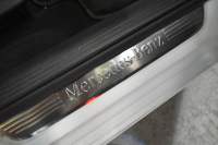 メルセデスベンツ Eクラス E200 ｽﾎﾟｰﾂ BSG搭載 ｴｸｽｸﾙｰｼﾌﾞP AMGﾗｲﾝｲﾝﾃﾘｱP ﾚｰﾀﾞｰｾｰﾌﾃｨP 後期型 ﾊﾟﾉﾗﾏｻﾝﾙｰﾌ 革 ﾌﾞﾙﾒｽﾀｰ HUD ｴｱﾊﾞﾗﾝｽP ﾊﾟﾜｰﾄﾗﾝｸ AMGｴｱﾛ19AW MBUXARﾅﾋﾞTV 360ｶﾒﾗ ﾜｲﾔﾚｽﾁｬｰｼﾞ ﾃﾞｨｽﾄﾛ ﾌﾞﾗｲﾝﾄﾞS ﾚｰﾝｷｰﾌﾟ 2年保証