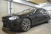 メルセデスベンツ Eクラス E200ﾜｺﾞﾝ ｽﾎﾟｰﾂ BSG搭載 ｴｸｽｸﾙｰｼﾌﾞ AMGﾗｲﾝｲﾝﾃﾘｱ ﾚｰﾀﾞｰｾｰﾌﾃｨP 後期型 MEｺﾈ 全席ﾋｰﾀｰ黒革 ACC AMGｴｱﾛ 電動ﾘｱｹﾞｰﾄ ﾍｯﾄﾞｱｯﾌﾟﾃﾞｨｽﾌﾟﾚｲ ﾌﾞﾙﾒｽﾀｰS 地ﾃﾞｼﾞ360ｶﾒﾗ 2年保証