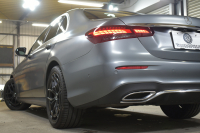 メルセデスベンツ Eクラス E200 ｽﾎﾟｰﾂ BSG搭載 ｴｸｽｸﾙｰｼﾌﾞP AMGﾗｲﾝｲﾝﾃﾘｱP ﾚｰﾀﾞｰｾｰﾌﾃｨP 後期型 ﾏｯﾄｸﾞﾚｰ ﾊﾟﾉﾗﾏｻﾝﾙｰﾌ 革 ﾌﾞﾙﾒｽﾀｰ HUD ｴｱﾊﾞﾗﾝｽP ﾊﾟﾜｰﾄﾗﾝｸ AMGｴｱﾛ19AW MBUXARﾅﾋﾞTV 360ｶﾒﾗ ﾜｲﾔﾚｽﾁｬｰｼﾞ ﾃﾞｨｽﾄﾛ ﾌﾞﾗｲﾝﾄﾞS ﾚｰﾝｷｰﾌﾟ 2年保証