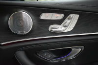 メルセデスベンツ Eクラス E350e AVG ｽﾎﾟｰﾂ ｴｸｽｸﾙｰｼﾌﾞP ﾚｰﾀﾞｰｾｰﾌﾃｨP PHV ﾊﾟﾉﾗﾏｻﾝﾙｰﾌ 全席ﾋｰﾀｰ黒革 ﾃﾞｨｽﾄﾛ ﾚｰﾝﾁｪﾝｼﾞ ﾌﾞﾗｲﾝﾄﾞｽﾎﾟｯﾄ AMGｴｱﾛ19AW ｷｰGO PTS ﾌｯﾄｹﾞｰﾄ ﾌﾞﾙﾒｽﾀｰ 地デジ360ｶﾒ 2年保証