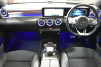 メルセデスベンツ Aクラス A180 Edition1 ﾚｰﾀﾞｰSP 限定150台 MEｺﾈｸﾄ MBUXｼｽﾃﾑ Edition1専用内装 ﾃﾞｨｽﾄﾛ BSM Lﾁｪﾝｼﾞ AMGｴｱﾛ19AW ﾏﾙﾁLED ｷｰGO PTS HUD 10.25ｲﾝﾁｺｯｸﾋﾟｯﾄﾃﾞｨｽﾌﾟﾚｲ 対話式ﾅﾋﾞTV 360ｶﾒﾗ 2年保証