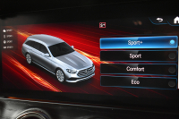 メルセデスベンツ Eクラス E300WG ｽﾎﾟｰﾂ ｴｸｽｸﾙｰｼﾌﾞ ﾚｰﾀﾞｰSP 後期型 258馬力 1ｵｰﾅｰ ﾊﾟﾉﾗﾏｻﾝﾙｰﾌ ﾌﾞﾙﾒｽﾀｰS MEｺﾈ 全席ﾋｰﾀｰ黒革 ﾃﾞｨｽﾄﾛ Lﾁｪﾝｼﾞ BSM AMGｴｱﾛ19AW ｷｰGO HUD MBUX ﾅﾋﾞ地ﾃﾞｼﾞ360ｶﾒ 2年保証