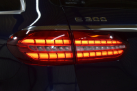 メルセデスベンツ Eクラス E300WG ｽﾎﾟｰﾂ ｴｸｽｸﾙｰｼﾌﾞ ﾚｰﾀﾞｰSP 後期型 258馬力 1ｵｰﾅｰ ﾊﾟﾉﾗﾏｻﾝﾙｰﾌ ﾌﾞﾙﾒｽﾀｰS MEｺﾈ 全席ﾋｰﾀｰ黒革 ﾃﾞｨｽﾄﾛ Lﾁｪﾝｼﾞ BSM AMGｴｱﾛ19AW ｷｰGO HUD MBUX ﾅﾋﾞ地ﾃﾞｼﾞ360ｶﾒ 2年保証