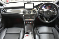 メルセデスベンツ GLA GLA220 4M ﾚｻﾞｰEXC ﾚｰﾀﾞｰSP  後期型 184馬力 4WD 1ｵｰﾅｰ ﾊﾟﾉﾗﾏｻﾝﾙｰﾌ ﾋｰﾀｰ黒革 ﾃﾞｨｽﾄﾛ Bｽﾎﾟｯﾄ 専用18AW&ﾊﾞﾝﾊﾟｰ 駐車支援 ｷｰGO ﾊｰﾏﾝK PTS ﾌｯﾄｹﾞｰﾄ 地ﾃﾞｼﾞBｶﾒﾗ 2年保証