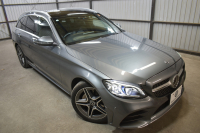 メルセデスベンツ Cクラス C200ﾜｺﾞﾝ ﾛｰﾚｳｽED ｽﾎﾟｰﾂﾌﾟﾗｽP ﾚｰﾀﾞｰｾｰﾌﾃｨP 後期 ﾊﾟﾉﾗﾏｻﾝﾙｰﾌ 革 ﾍｯﾄﾞｱｯﾌﾟD 液晶ﾒｰﾀｰ ﾌｯﾄｹﾞｰﾄ ﾜｲﾔﾚｽﾁｬｰｼﾞ ｴｱｻｽ AMGｴｱﾛ18AW ﾃﾞｨｽﾄﾛﾆｯｸ ﾌﾞﾗｲﾝﾄﾞｽﾎﾟｯﾄ ﾚｰﾝｷｰﾌﾟ ﾅﾋﾞTV ﾊﾞｯｸｶﾒﾗ ｷｰﾚｽｺﾞｰ 2年保証