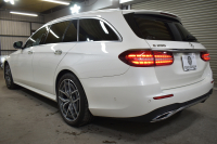 メルセデスベンツ Eクラス E200ﾜｺﾞﾝ ｽﾎﾟｰﾂ BSG搭載 ｴｸｽｸﾙｰｼﾌﾞP AMGﾗｲﾝｲﾝﾃﾘｱP ﾚｰﾀﾞｰｾｰﾌﾃｨP 後期型 ﾊﾟﾉﾗﾏｻﾝﾙｰﾌ 革 ﾌﾞﾙﾒｽﾀｰ HUD ｴｱﾊﾞﾗﾝｽP ﾊﾟﾜｰﾄﾗﾝｸ AMGｴｱﾛ19AW MBUXARﾅﾋﾞTV 360ｶﾒﾗ ﾜｲﾔﾚｽﾁｬｰｼﾞ ﾃﾞｨｽﾄﾛ ﾌﾞﾗｲﾝﾄﾞS ﾚｰﾝｷｰﾌﾟ 2年保証