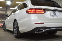 メルセデスベンツ Eクラス E200ﾜｺﾞﾝ ｽﾎﾟｰﾂ BSG搭載 ｴｸｽｸﾙｰｼﾌﾞP AMGﾗｲﾝｲﾝﾃﾘｱP ﾚｰﾀﾞｰｾｰﾌﾃｨP 後期型 ﾊﾟﾉﾗﾏｻﾝﾙｰﾌ 革 ﾌﾞﾙﾒｽﾀｰ HUD ｴｱﾊﾞﾗﾝｽP ﾊﾟﾜｰﾄﾗﾝｸ AMGｴｱﾛ19AW MBUXARﾅﾋﾞTV 360ｶﾒﾗ ﾜｲﾔﾚｽﾁｬｰｼﾞ ﾃﾞｨｽﾄﾛ ﾌﾞﾗｲﾝﾄﾞS ﾚｰﾝｷｰﾌﾟ 2年保証